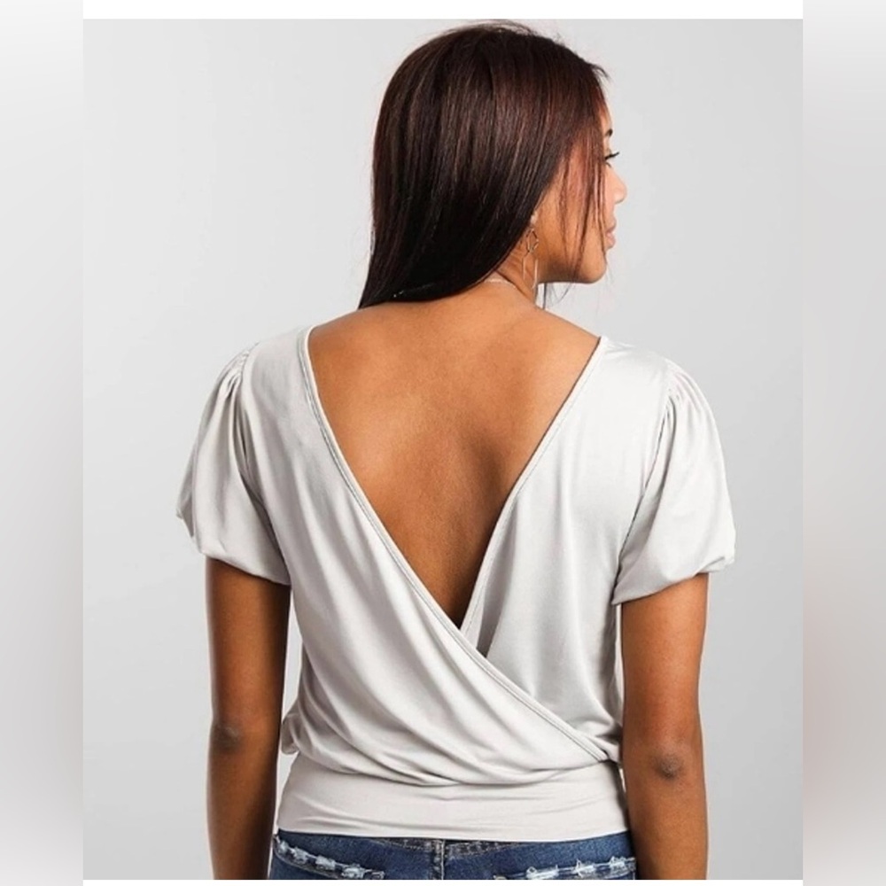 🆕 🖤 NWOT DAYTRIP Gray Puff Sleeve Blouse with Deep V Back | Women’s Size Medium